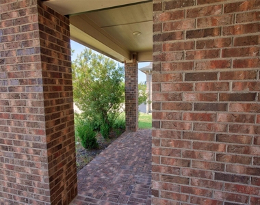 1203 Larkspur Lane - Photo Thumbnail 3