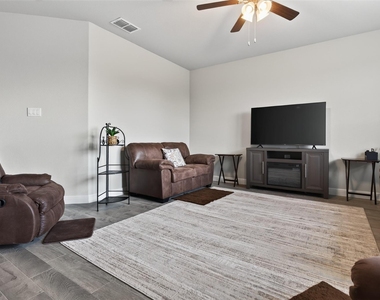 1203 Larkspur Lane - Photo Thumbnail 19