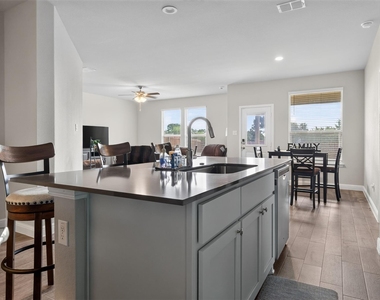 1203 Larkspur Lane - Photo Thumbnail 30
