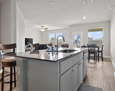 1203 Larkspur Lane - Photo Thumbnail 29