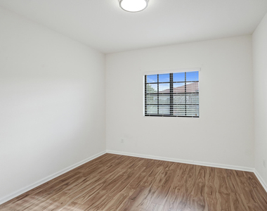 4234 N Dixie Highway - Photo Thumbnail 30