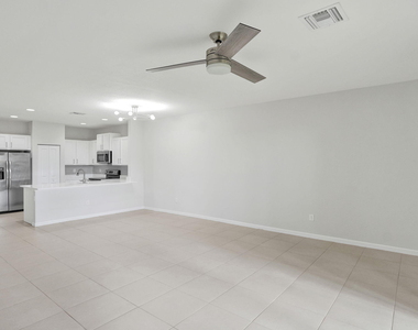 4234 N Dixie Highway - Photo Thumbnail 17