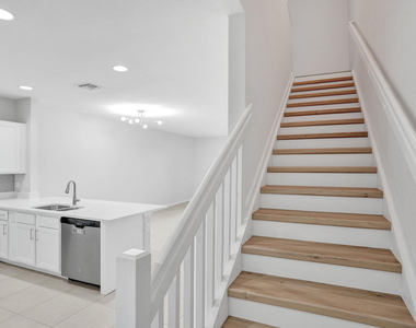 4234 N Dixie Highway - Photo Thumbnail 3