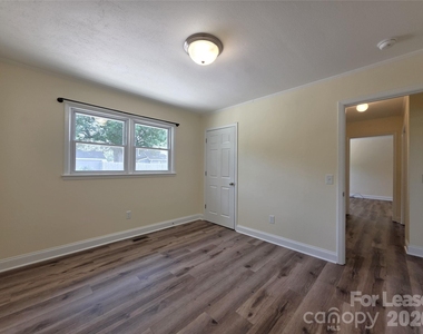 304 Crescent Street - Photo Thumbnail 7