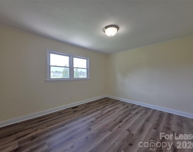 304 Crescent Street - Photo Thumbnail 10