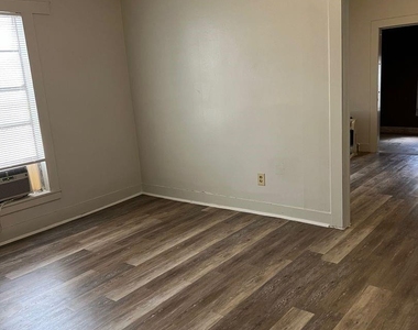 1304 James Street - Photo Thumbnail 3