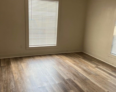 1304 James Street - Photo Thumbnail 4