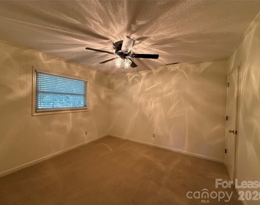 467 Stutts Road - Photo Thumbnail 15