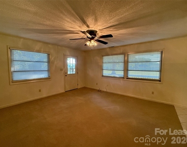 467 Stutts Road - Photo Thumbnail 10