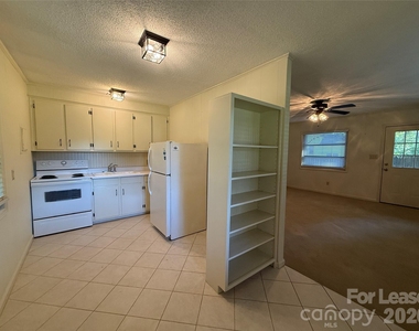 467 Stutts Road - Photo Thumbnail 8