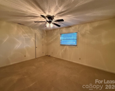 467 Stutts Road - Photo Thumbnail 12