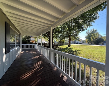 467 Stutts Road - Photo Thumbnail 3