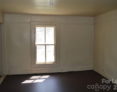 247 N Main Street - Photo Thumbnail 5