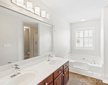 11930 Royal Castle Court - Photo Thumbnail 24