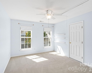 11930 Royal Castle Court - Photo Thumbnail 27