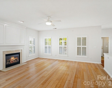 11930 Royal Castle Court - Photo Thumbnail 12
