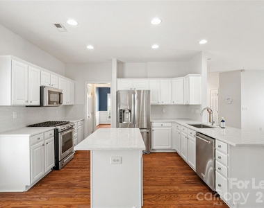 11930 Royal Castle Court - Photo Thumbnail 16