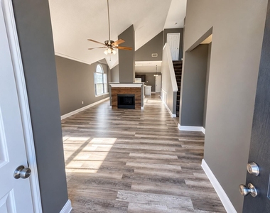 5634 Indian Hill Drive - Photo Thumbnail 6