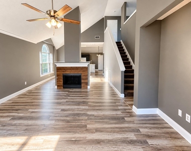 5634 Indian Hill Drive - Photo Thumbnail 3