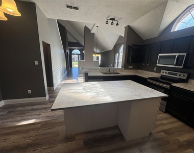 5634 Indian Hill Drive - Photo Thumbnail 11