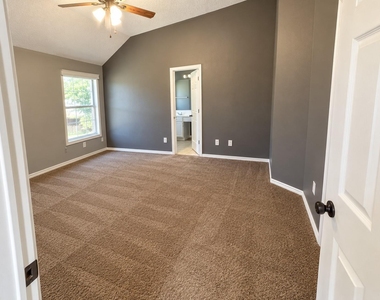 5634 Indian Hill Drive - Photo Thumbnail 17