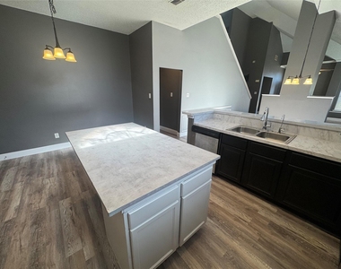 5634 Indian Hill Drive - Photo Thumbnail 12