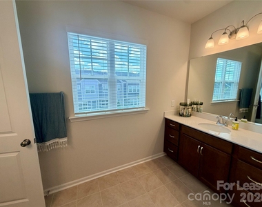 5826 Strathmore Court - Photo Thumbnail 19