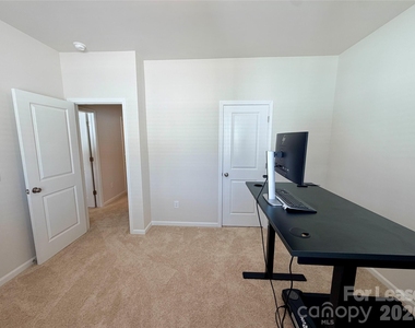 5826 Strathmore Court - Photo Thumbnail 28