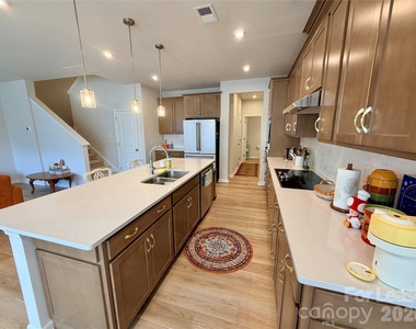 5826 Strathmore Court - Photo Thumbnail 11
