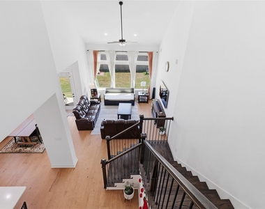 1816 Windy Lane - Photo Thumbnail 4