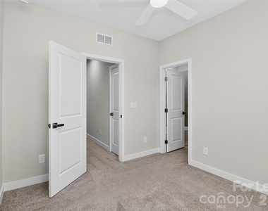1062 Simcoe Lane - Photo Thumbnail 25