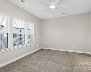 1062 Simcoe Lane - Photo Thumbnail 20