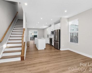 1062 Simcoe Lane - Photo Thumbnail 6