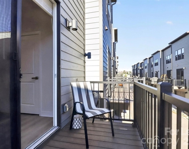1062 Simcoe Lane - Photo Thumbnail 15