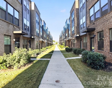 1062 Simcoe Lane - Photo Thumbnail 2