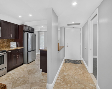 20 Royal Palm Way - Photo Thumbnail 6