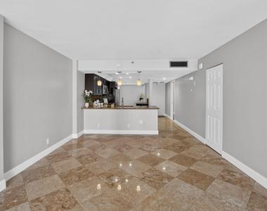 20 Royal Palm Way - Photo Thumbnail 14