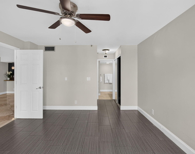 20 Royal Palm Way - Photo Thumbnail 19