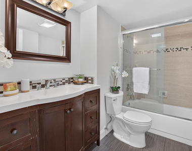 20 Royal Palm Way - Photo Thumbnail 28