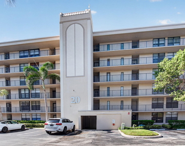 20 Royal Palm Way - Photo Thumbnail 4