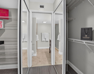 20 Royal Palm Way - Photo Thumbnail 21