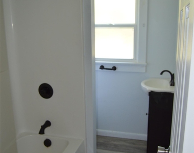 517 Elm Street - Photo Thumbnail 6