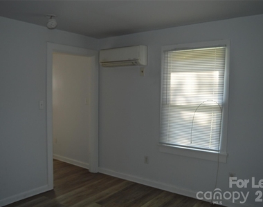 517 Elm Street - Photo Thumbnail 3