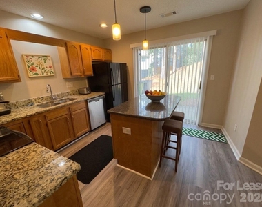 3103 Summercroft Lane - Photo Thumbnail 15
