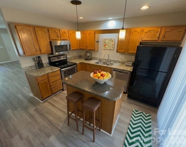 3103 Summercroft Lane - Photo Thumbnail 17