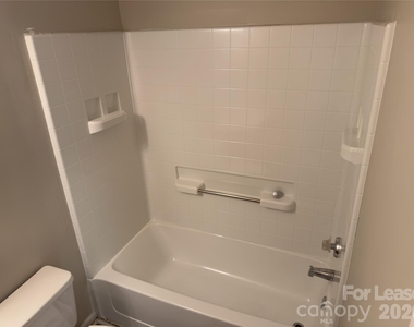 3103 Summercroft Lane - Photo Thumbnail 32