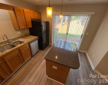 3103 Summercroft Lane - Photo Thumbnail 14