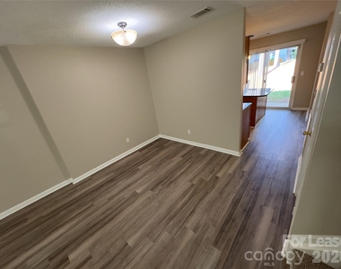 3103 Summercroft Lane - Photo Thumbnail 12