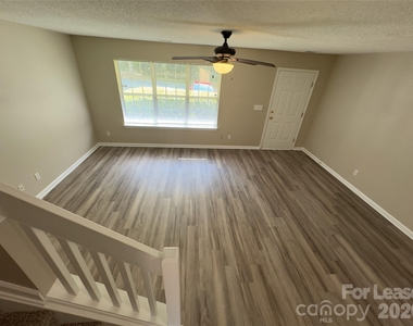 3103 Summercroft Lane - Photo Thumbnail 10