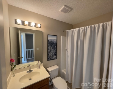 3103 Summercroft Lane - Photo Thumbnail 31